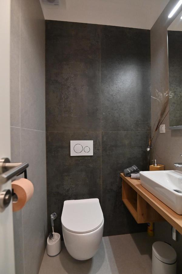 Sea View Deluxe Apartment Рийека Екстериор снимка