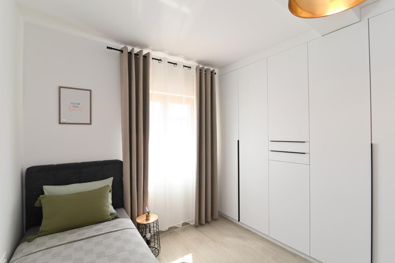 Sea View Deluxe Apartment Рийека Екстериор снимка