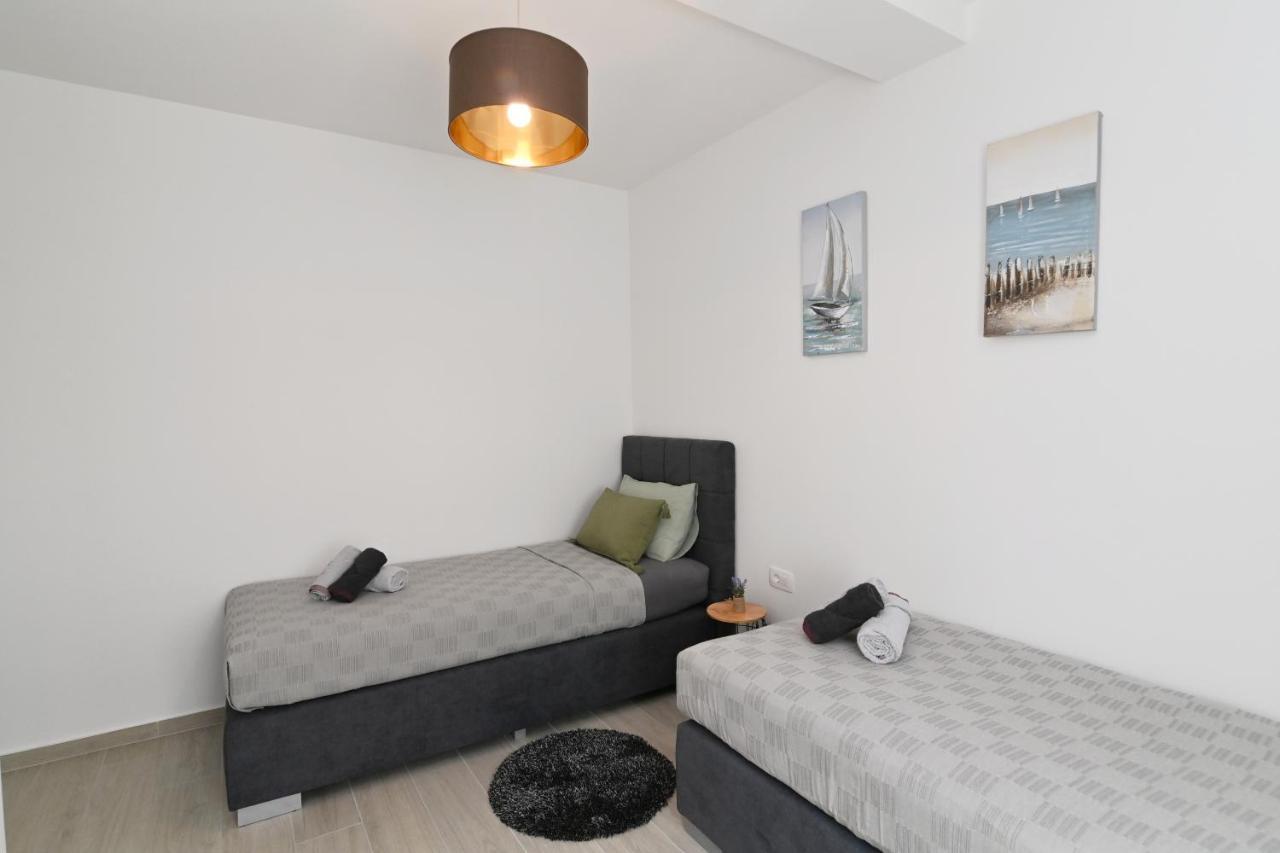 Sea View Deluxe Apartment Рийека Екстериор снимка